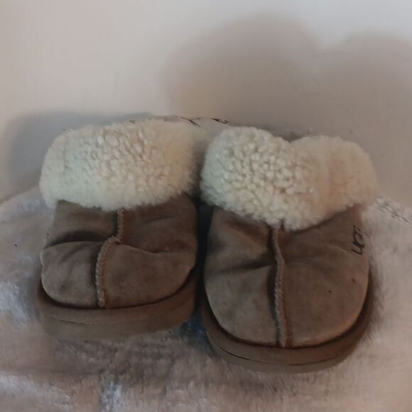 UGG Tan Suede Slippers with Cream Shearling - Picture 2 of 5